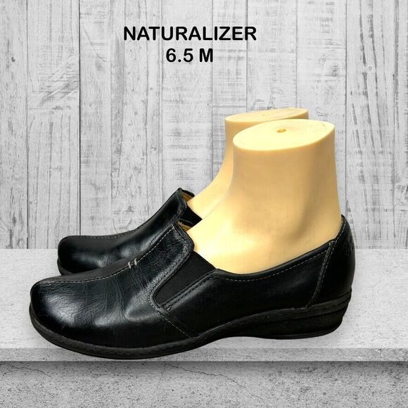 Naturalizer Black Leather Slip On Comfort Loafers Shoes‎ Size 6.5 M - Picture 1 of 11